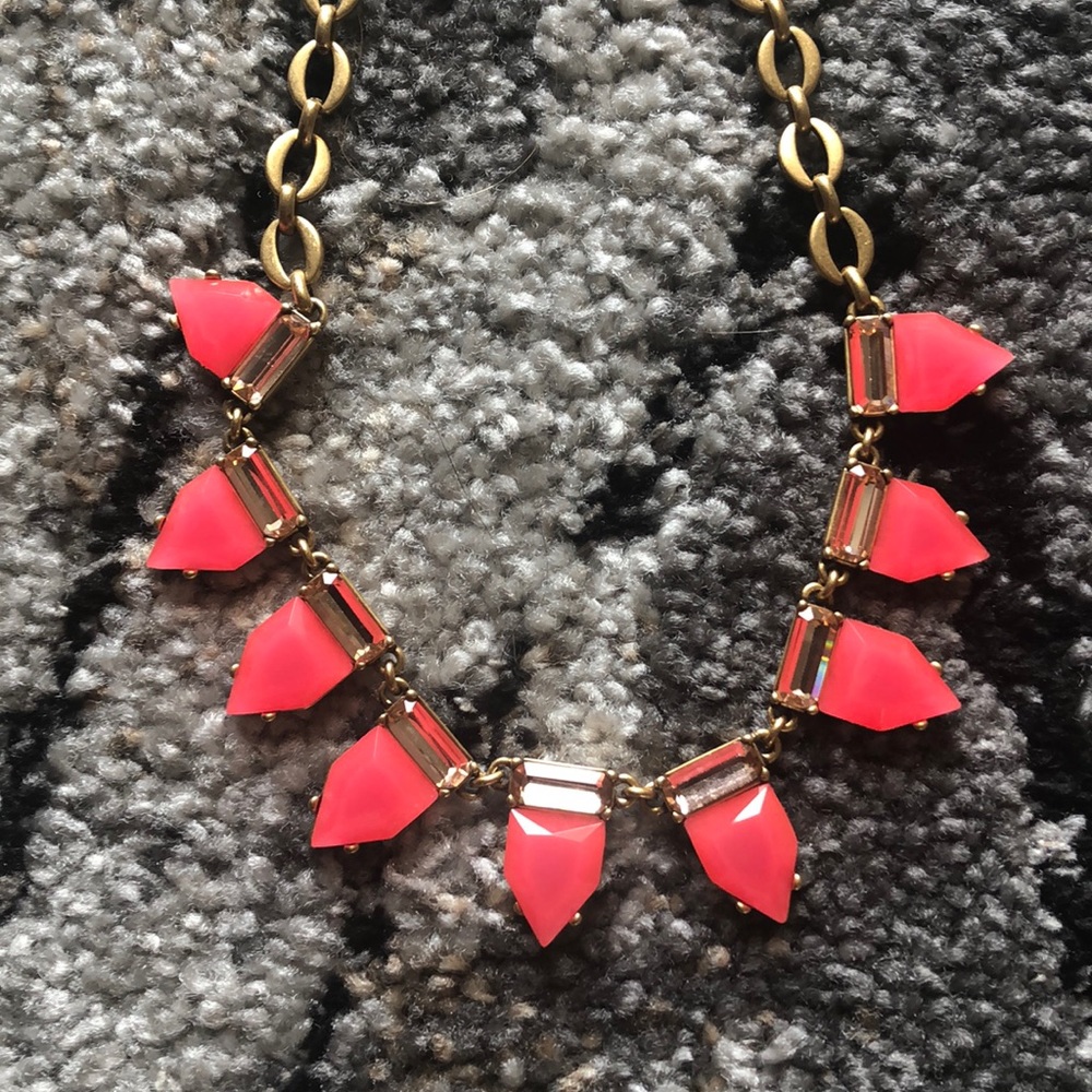 Stella & Dot eye candy necklace in Pink